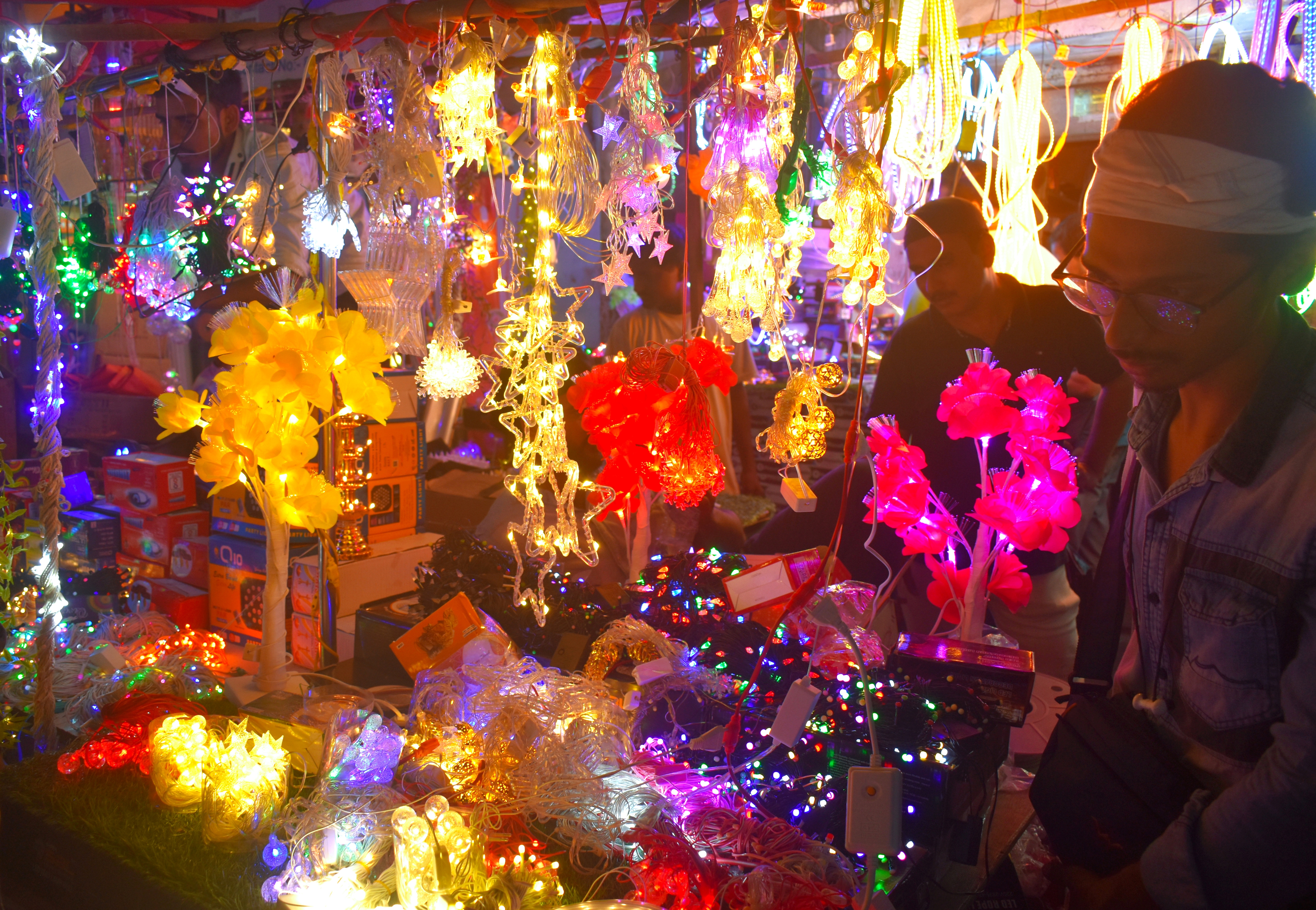 LED string lights can transform your balcony during Diwali